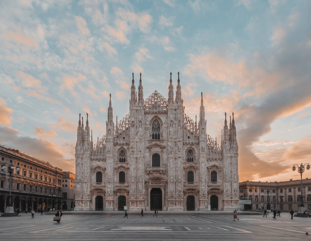 Duomo di Milano against a pastel sunset